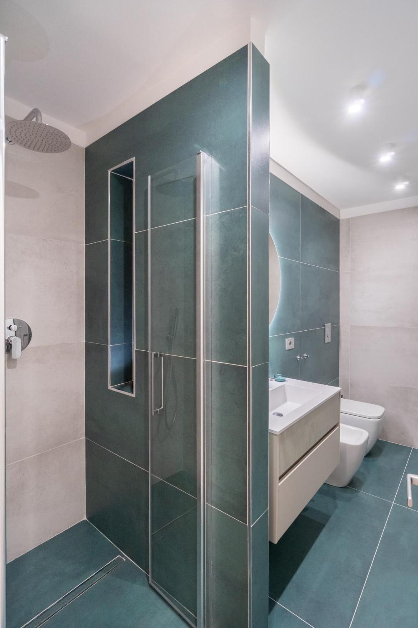 Palazzo Galeoni Luxury Suites ซาแลร์โน ภายนอก รูปภาพ
