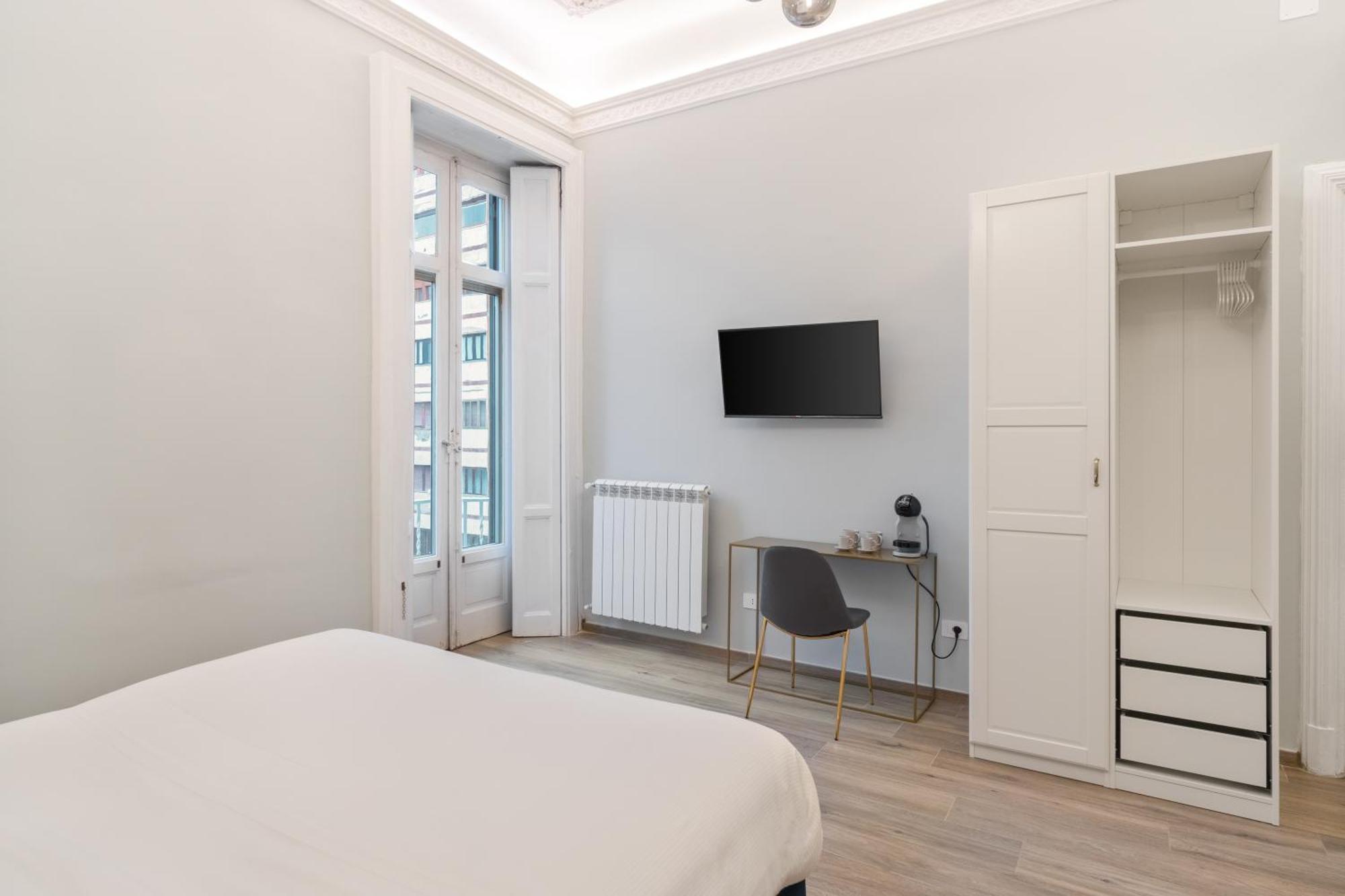 Palazzo Galeoni Luxury Suites ซาแลร์โน ภายนอก รูปภาพ
