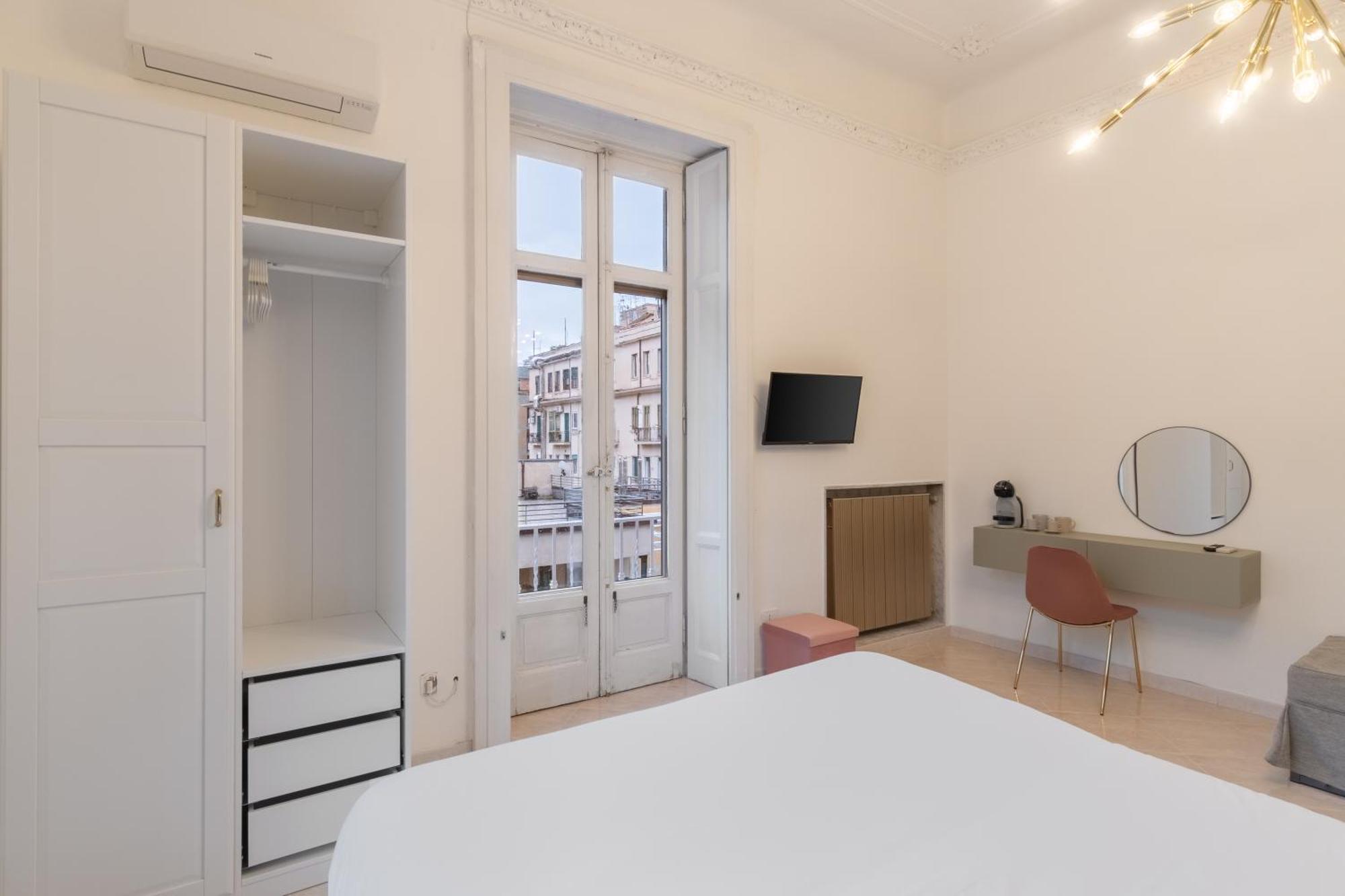 Palazzo Galeoni Luxury Suites ซาแลร์โน ภายนอก รูปภาพ