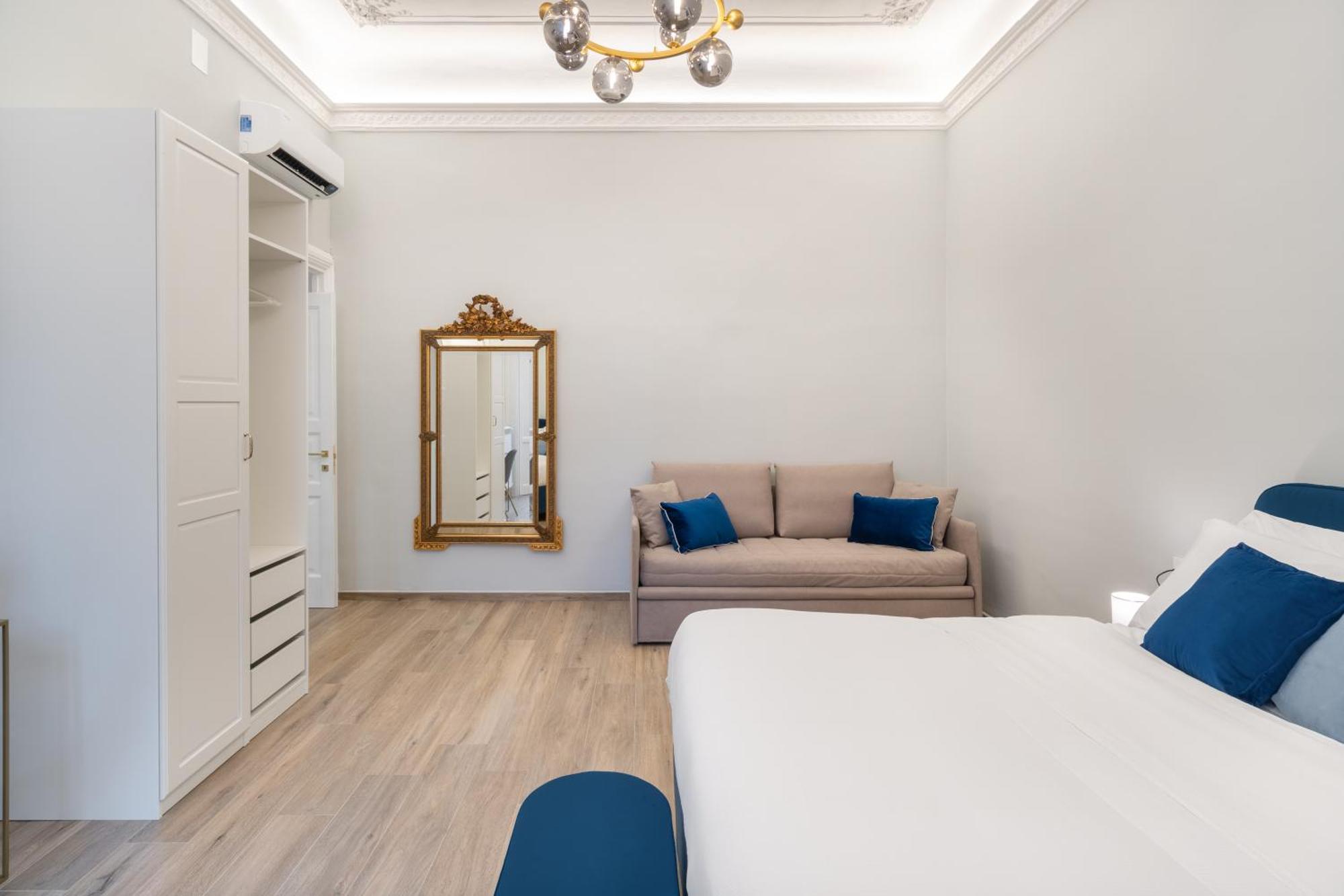 Palazzo Galeoni Luxury Suites ซาแลร์โน ภายนอก รูปภาพ